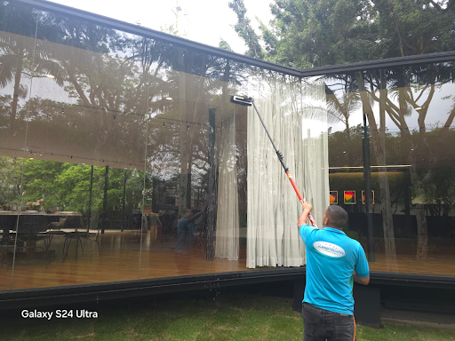 Limpeza de vidros para restaurantes